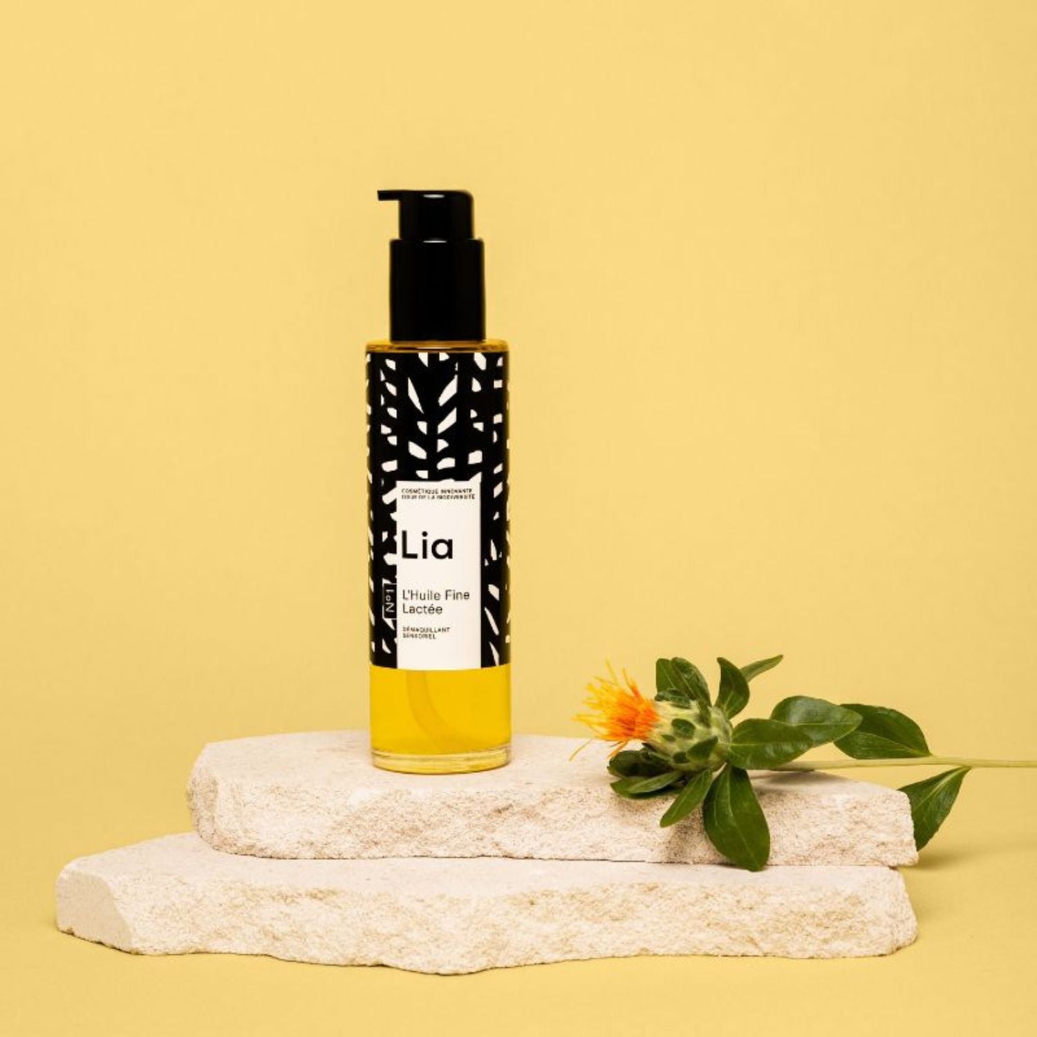 LIA Cosmétiques Fine Milky Cleansing Oil with French plant oils for gentle and effective makeup removal