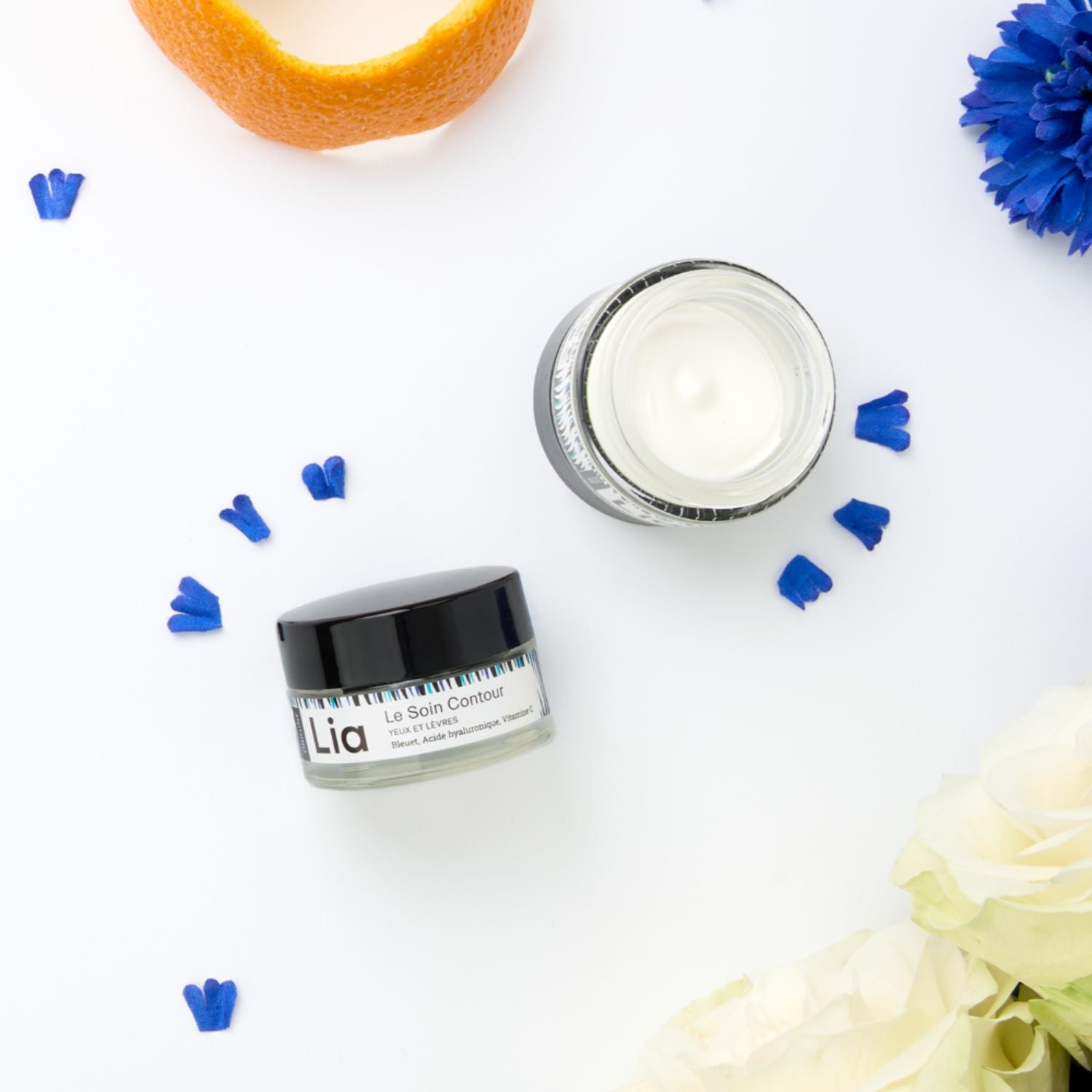 Eye & Lip Contour Treatment by LIA Cosmétiques with natural ingredients like hyaluronic acid, cornflower and vitamin C